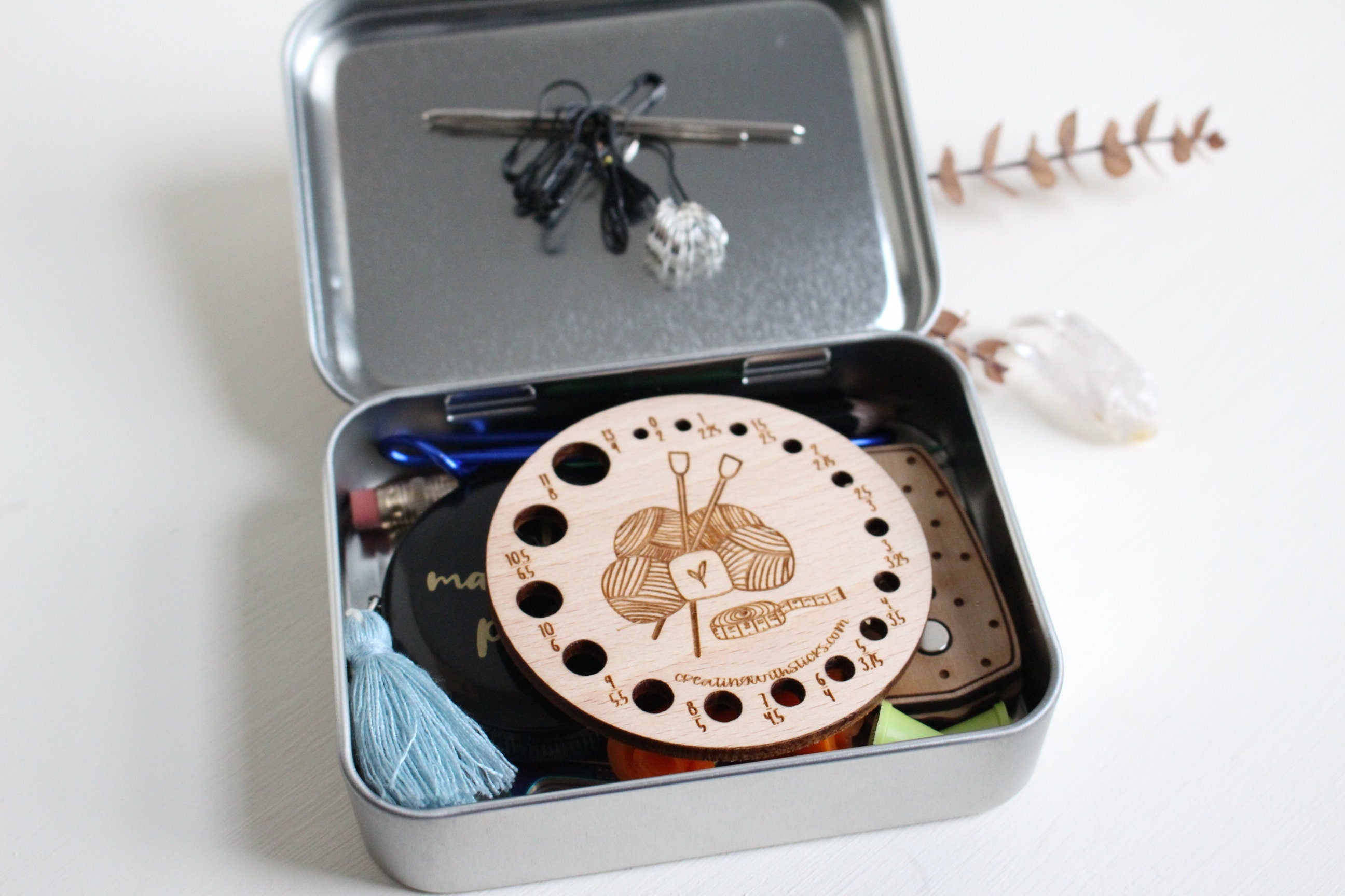 Wooden Yarn Ball Knitting Needle Gauge