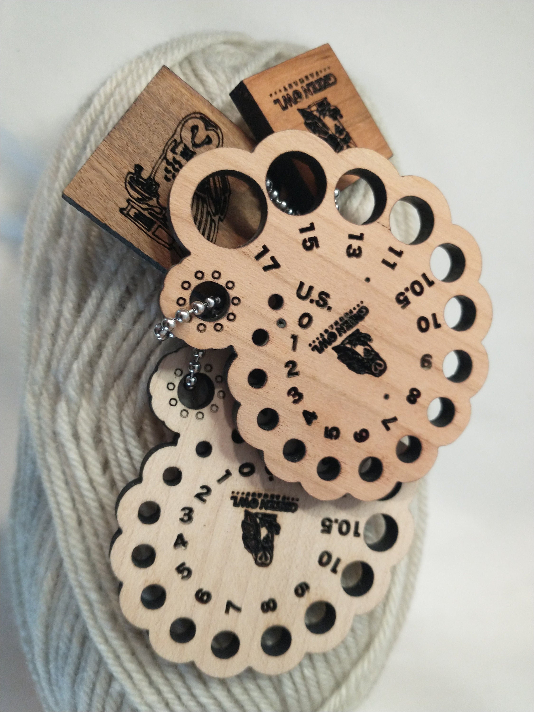 Spiral-shaped Solid Wood Knitting Needle Gauge